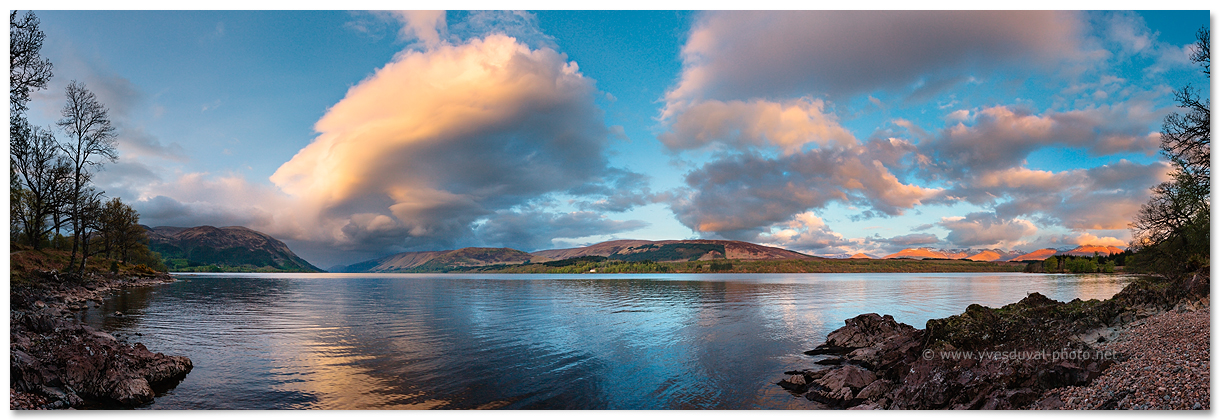 Panorama sur le Loch Lochy et les Grampians