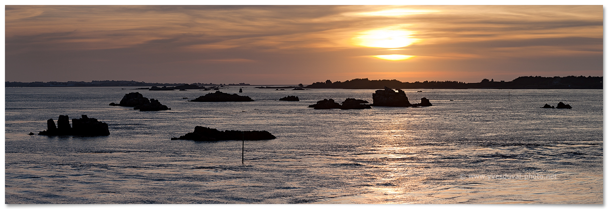 Soleil couchant sur l'île Maudez (Côte d'Armor, Bretagne)