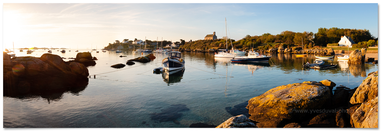 Le soleil se lève sur l'archipel (Iles Chausey, Manche, Basse-Normandie)
