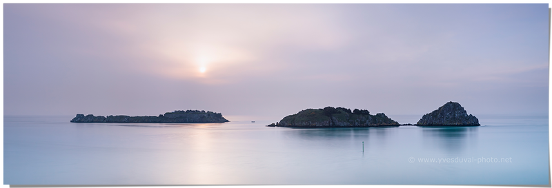 Le rocher de Cancale et l'île des Rimains (Ille-et-Vilaine, Bretagne)