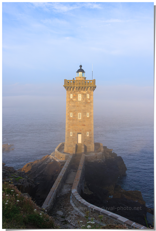 Le phare de la pointe de Kermorvan (Finistère, Bretagne)