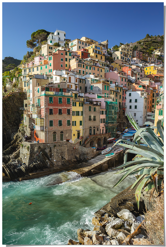 Le village de Riomaggiore  (Ligurie, Italie)