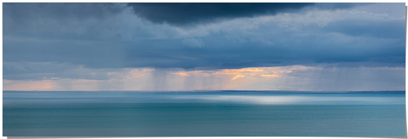 Un grain au-dessus de Cancale (Manche, Normandie