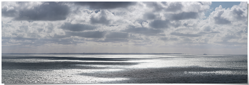 Un grain au-dessus de Cancale (Manche, Normandie